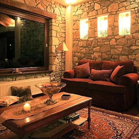 Hotel Finday Eco Boutique Kalawrita
