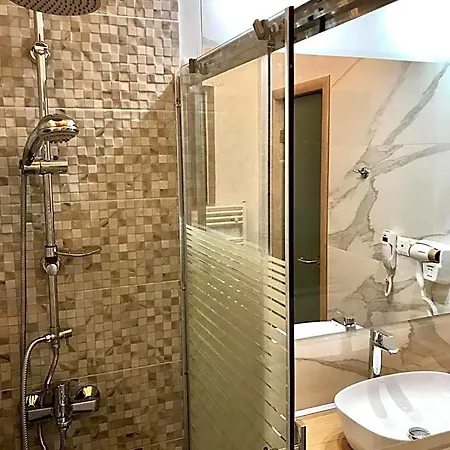 Hotel Finday Eco Boutique Kalawrita