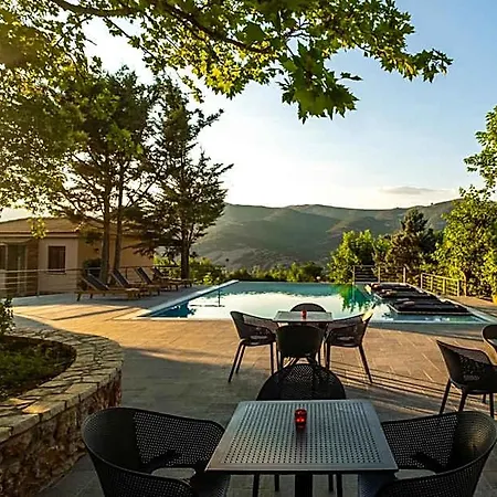 Finday Eco Boutique Hotel Kalawrita